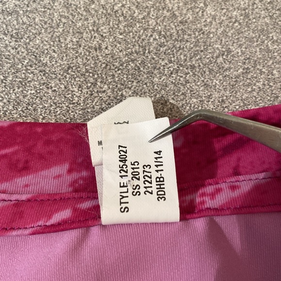 Under Armour - heat gear v-neck top. Size S - Picture 3 of 8